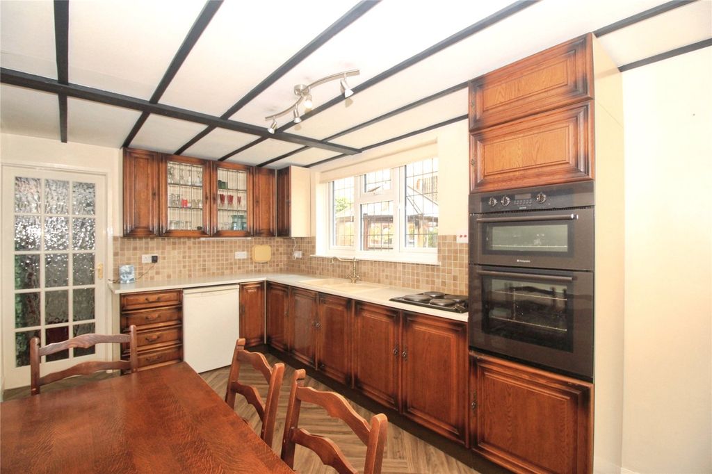 Property photo 2 of 19 Breakfast Kitchen
