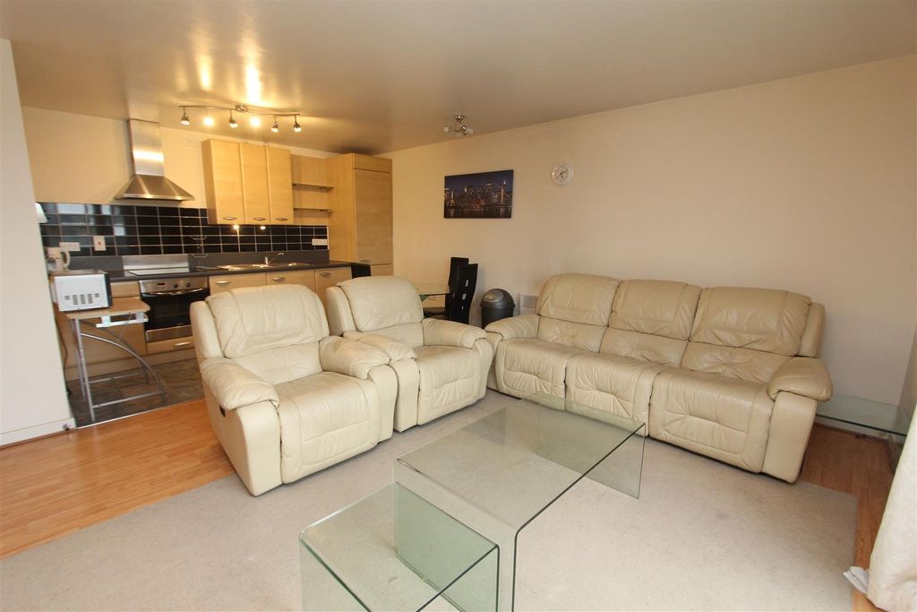 Property photo 1 of 8 Bright Open-Plan Lounge With Plush Leather Sofas...