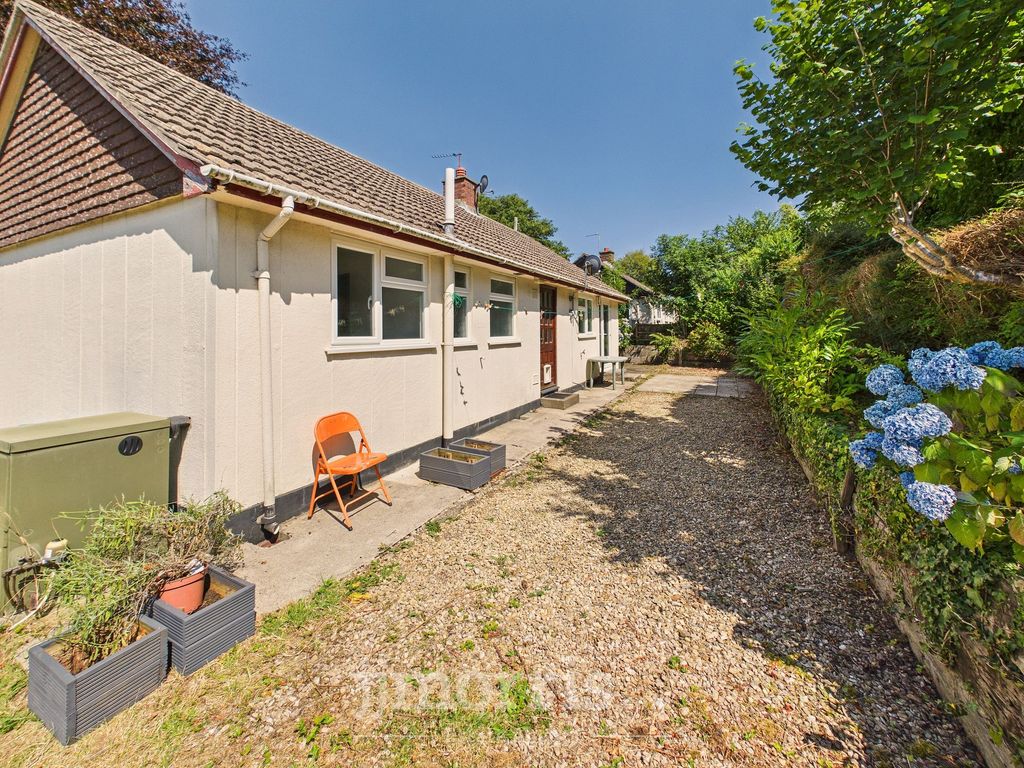 Property photo 2 of 23