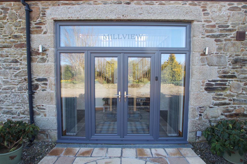 Property photo 2 of 38