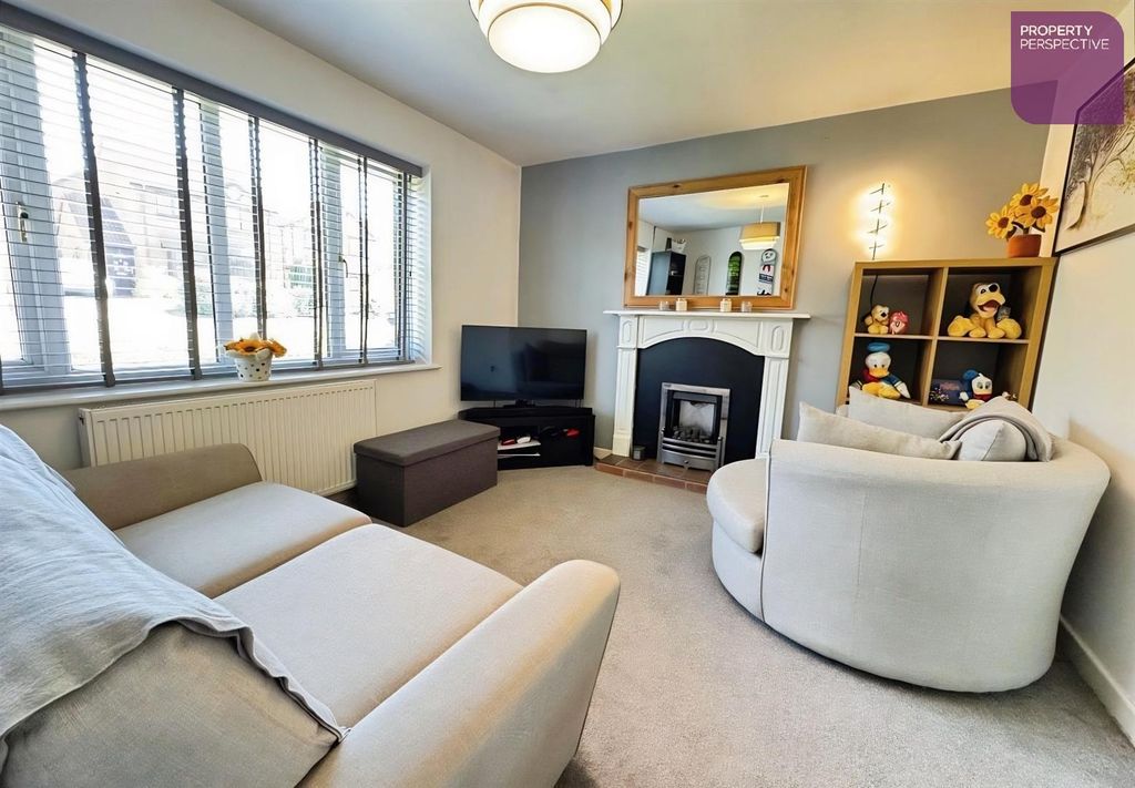 Property photo 2 of 9 Lounge