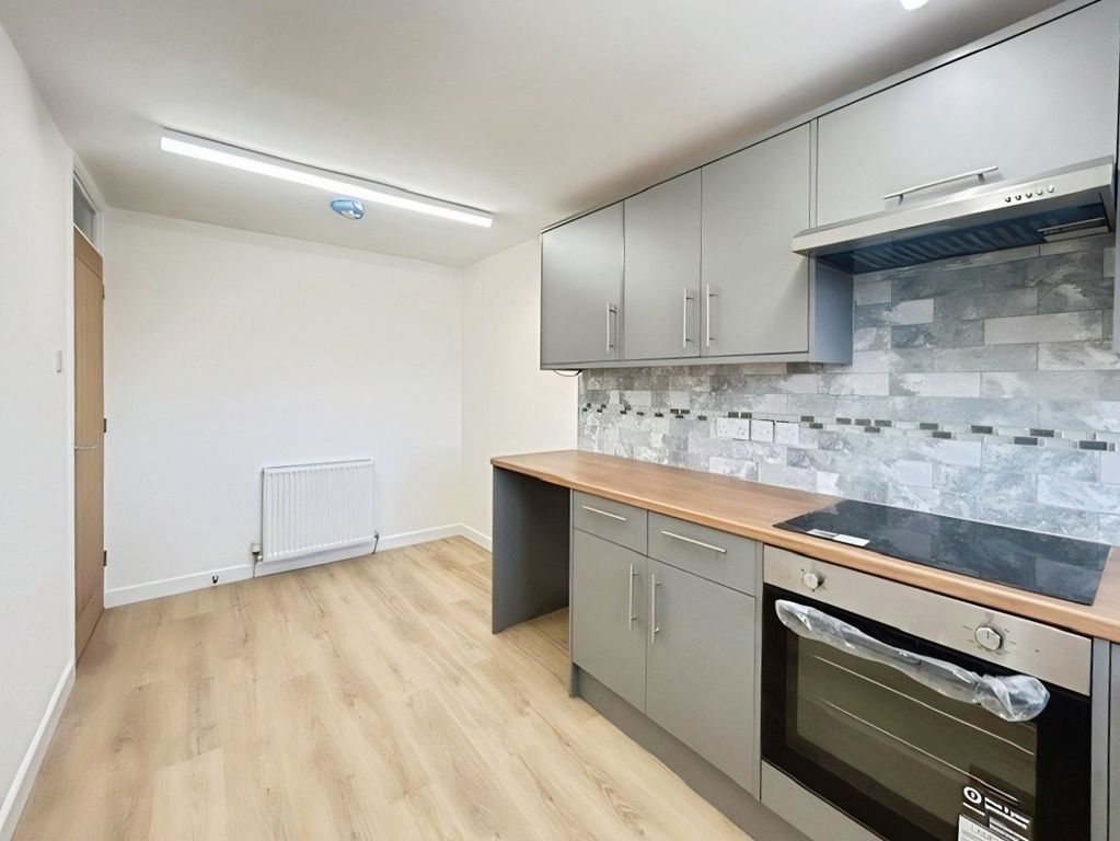 Property photo 3 of 9 Pbox-Img.Jpg