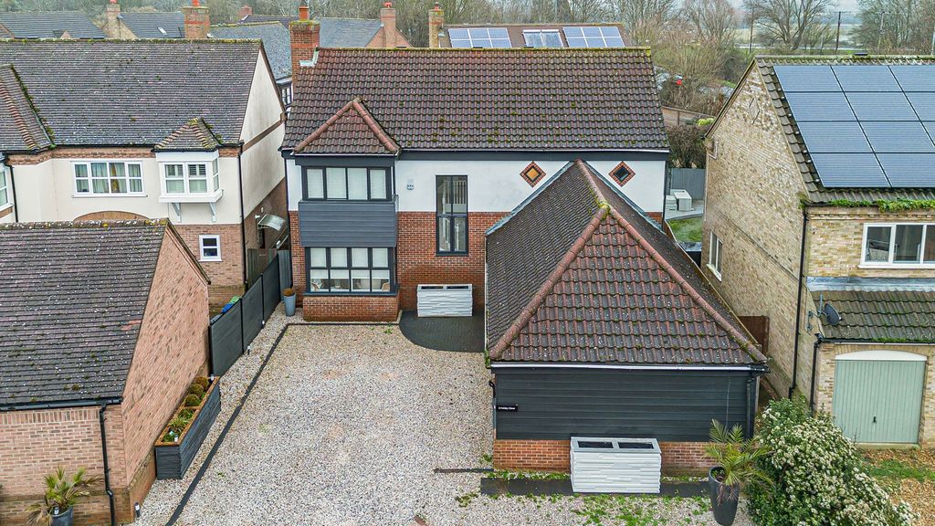 Property photo 1 of 32