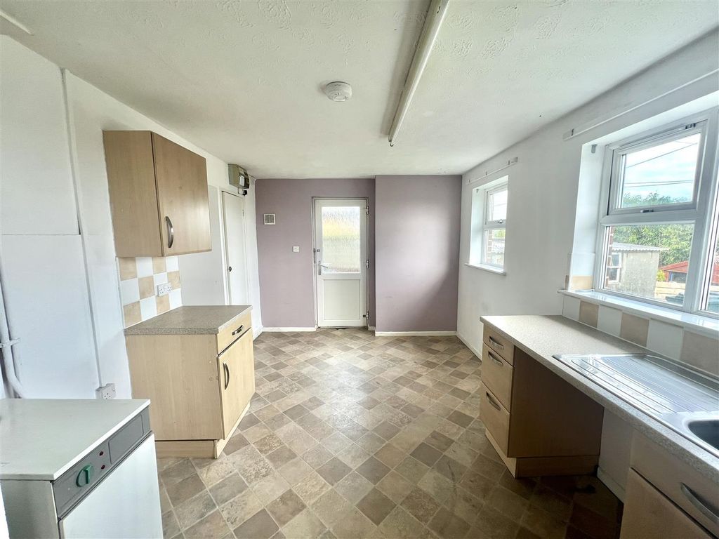 Property photo 3 of 17 Img_1939.Jpeg