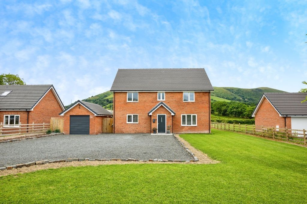 Property photo 1 of 33