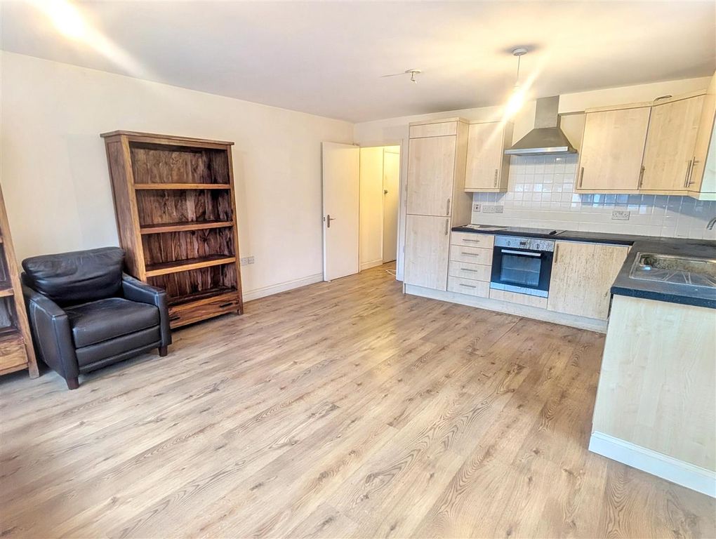Property photo 2 of 7