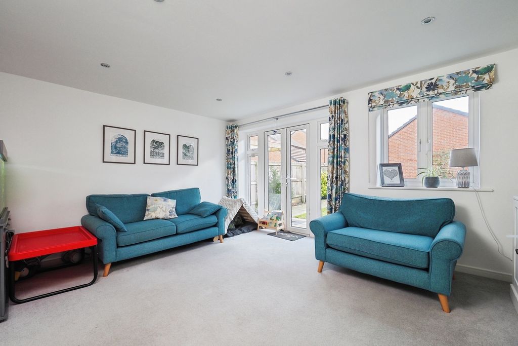 Property photo 3 of 17 Photo