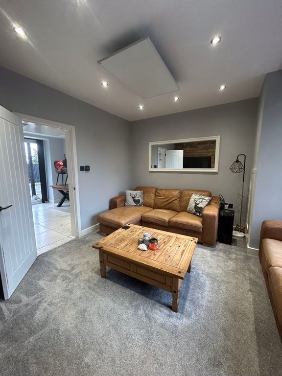 Property photo 3 of 19 Photo 14