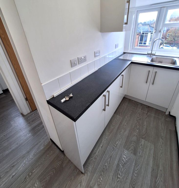 Property photo 2 of 3 6 Queen St Kitchen