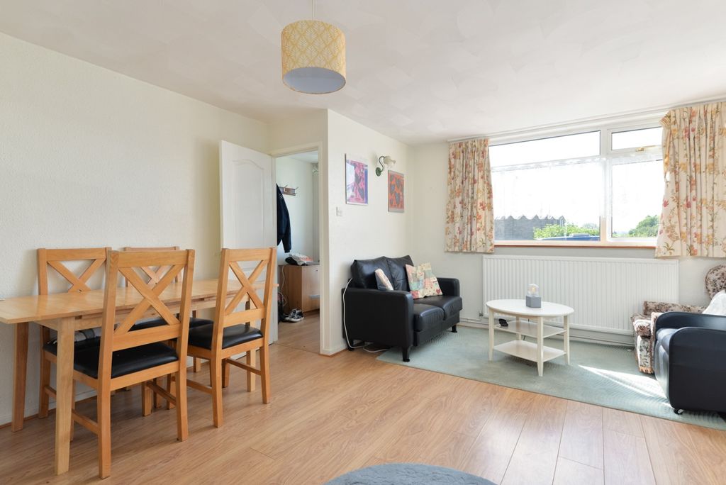 Property photo 3 of 12 33564111