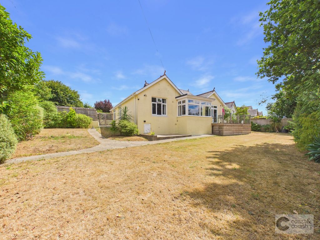 Property photo 2 of 40