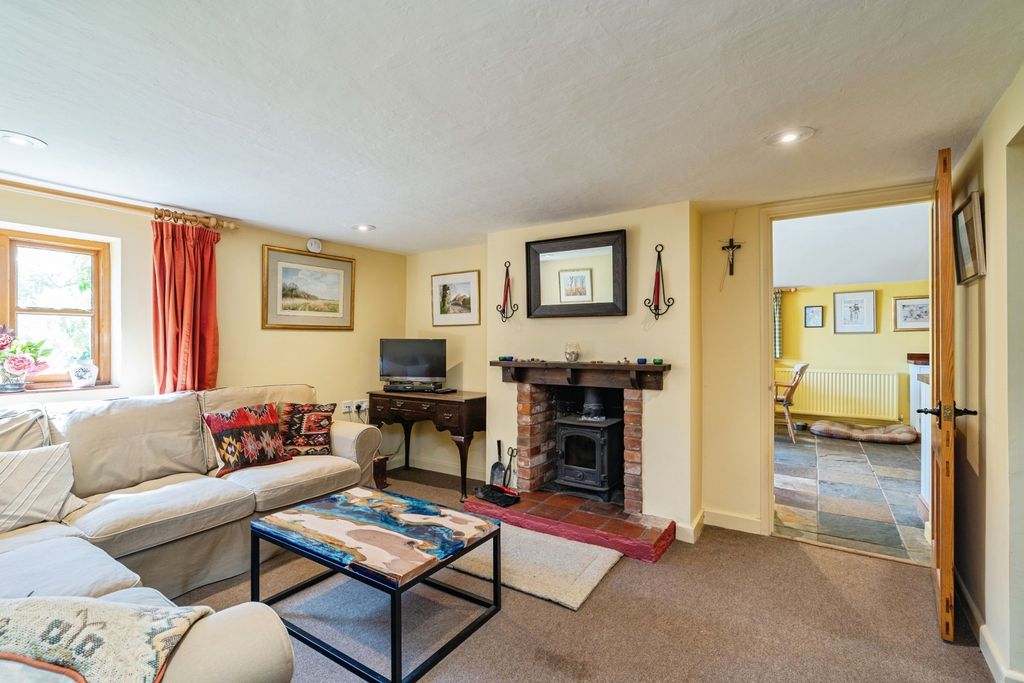 Property photo 3 of 33 Sitting Room