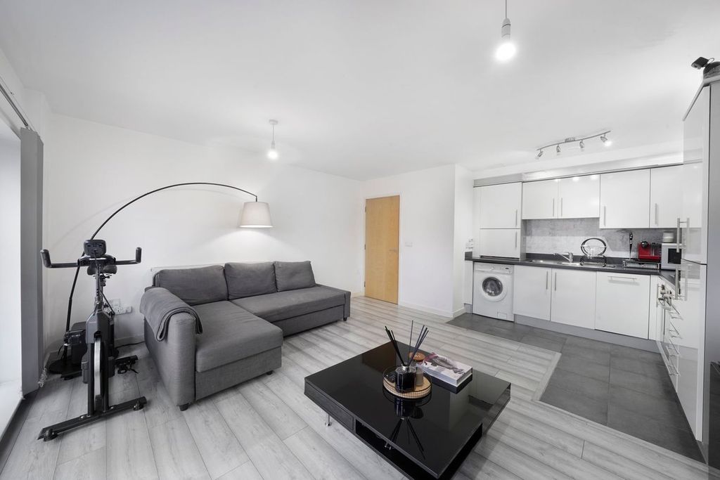 Property photo 3 of 15