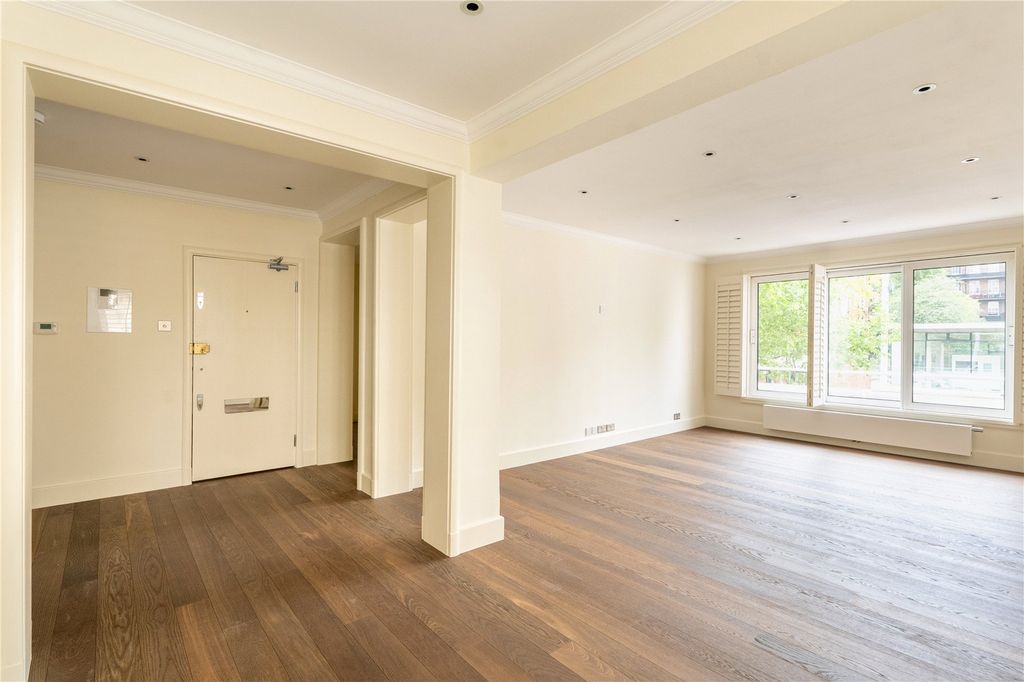 Property photo 3 of 12 Living Room
