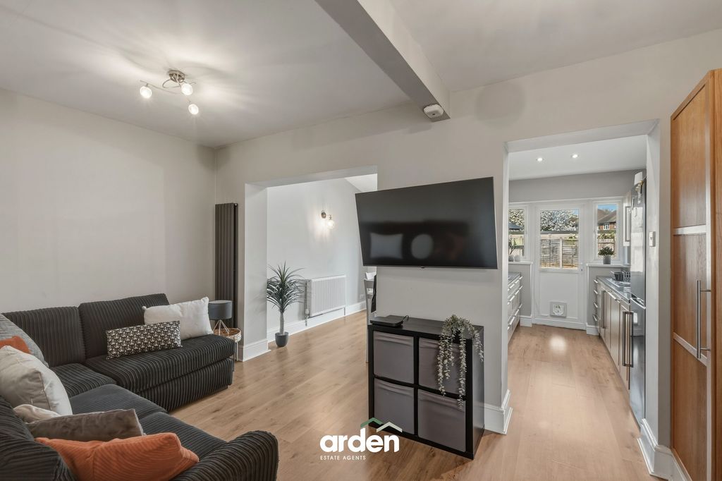 Property photo 3 of 12