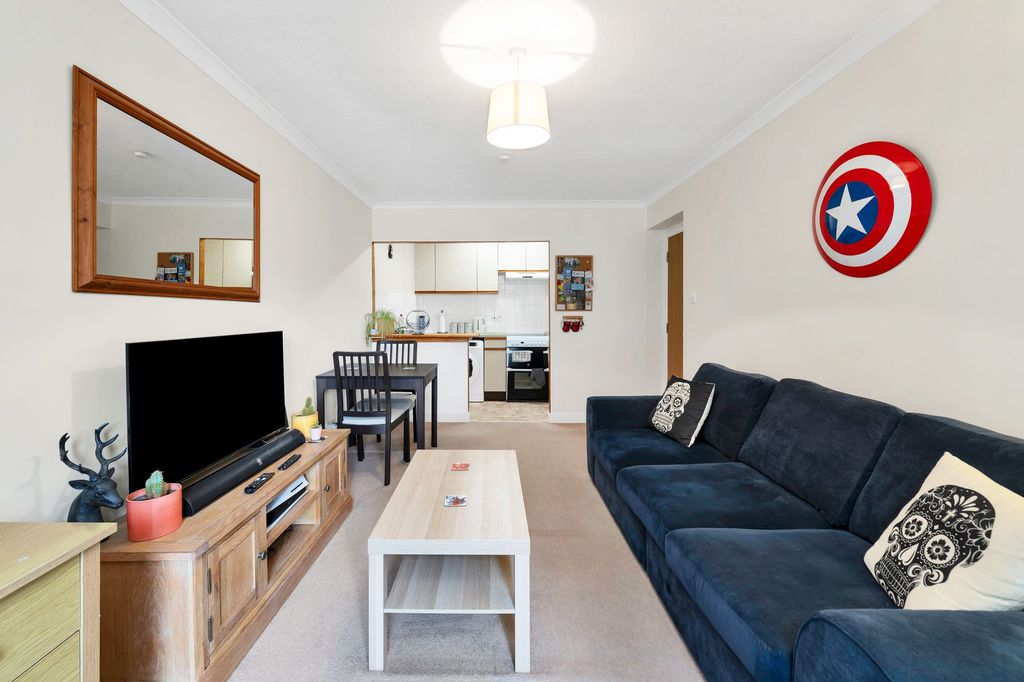 Property photo 2 of 9