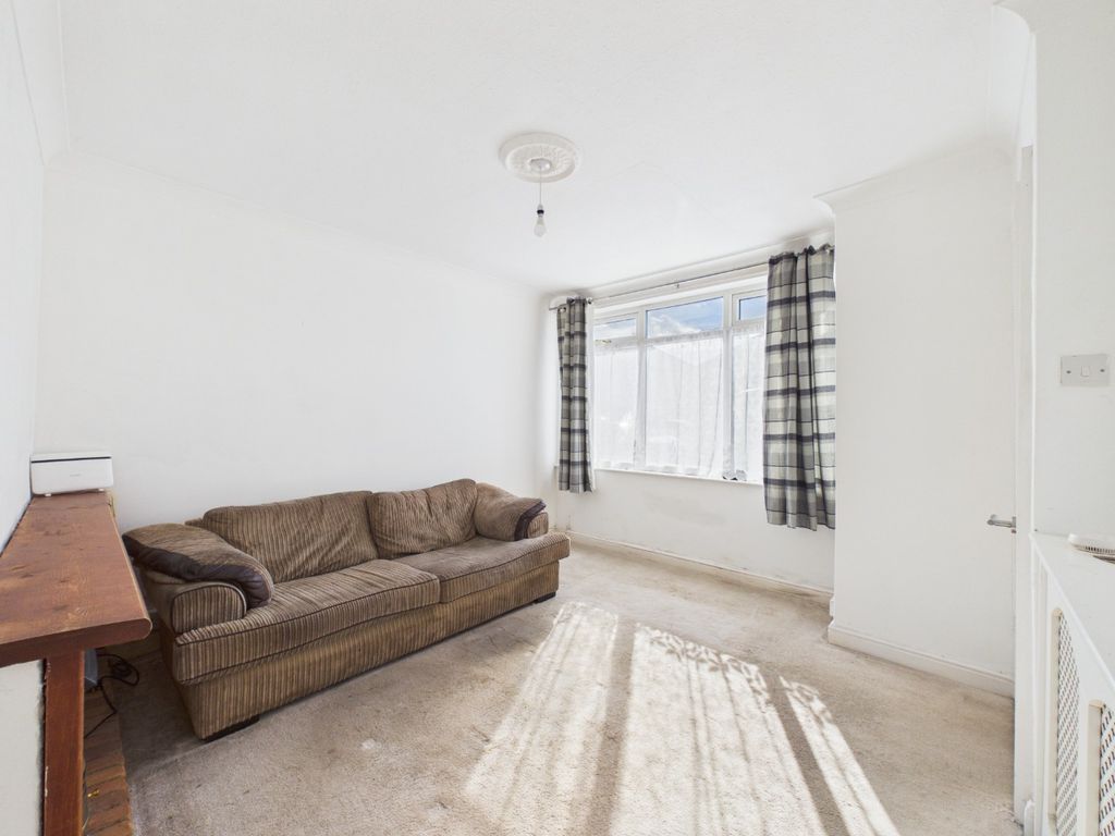 Property photo 2 of 11 4921534