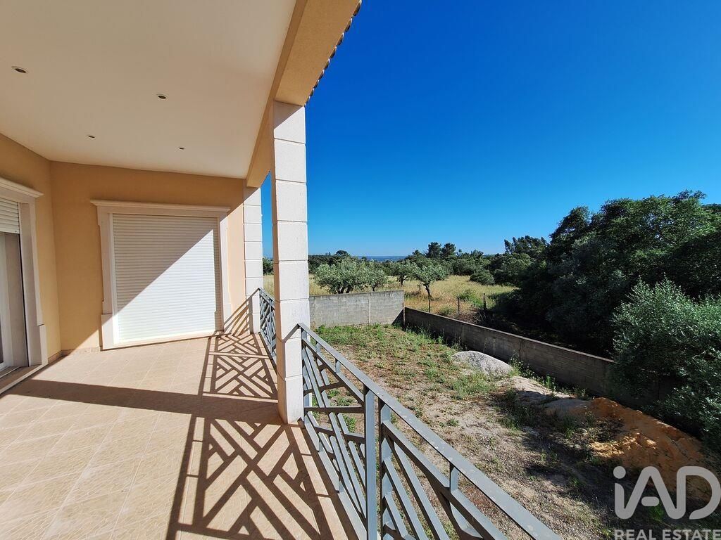 Property photo 2 of 40