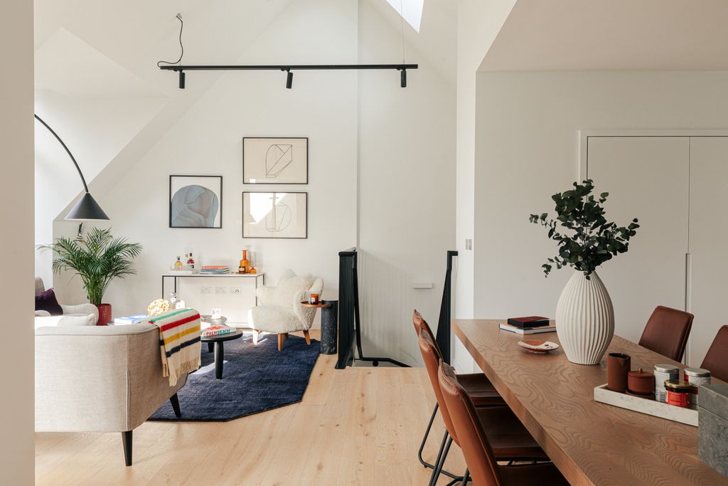 Property photo 2 of 34 Gallery