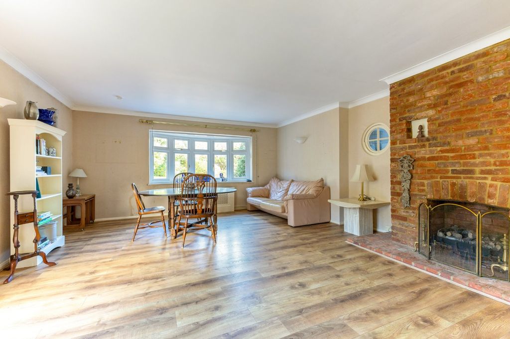 Property photo 2 of 14 Sitting Room