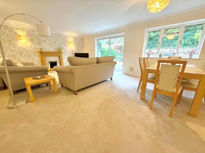 Property photo 3 of 23 Lounge/Diner