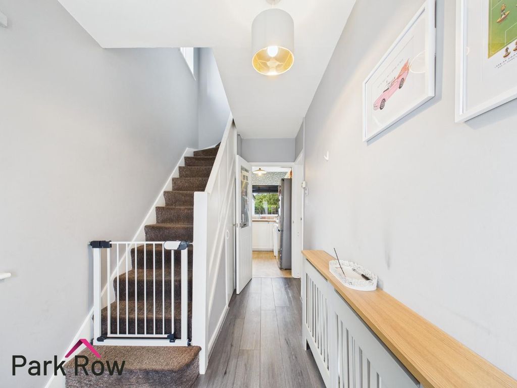 Property photo 3 of 22 Entrance Hallway