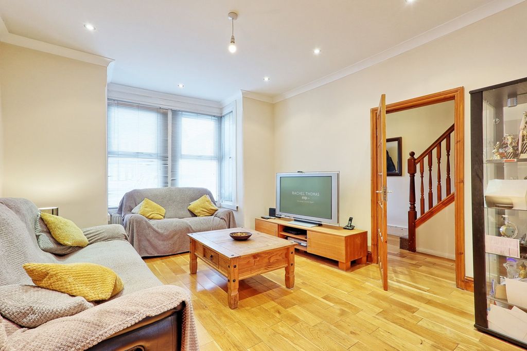 Property photo 2 of 35
