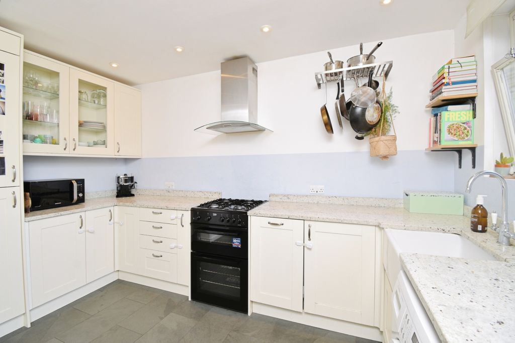 Property photo 2 of 15 Kitchen