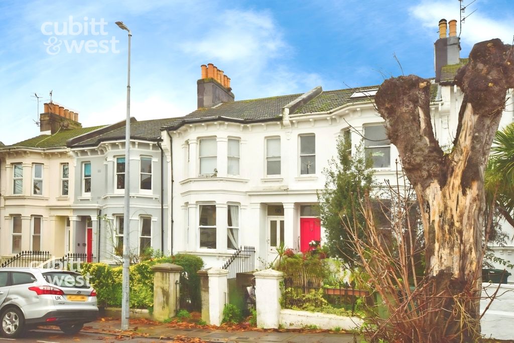 Property photo 1 of 10 External