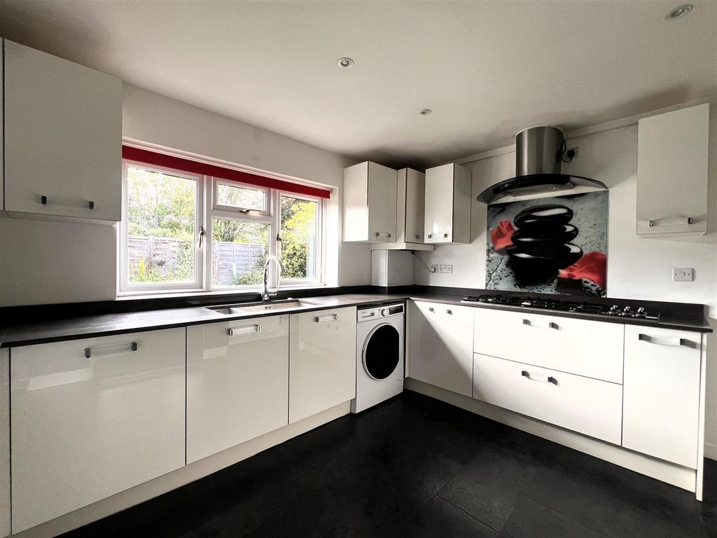 Property photo 2 of 23 Kitchen 2.Jpg
