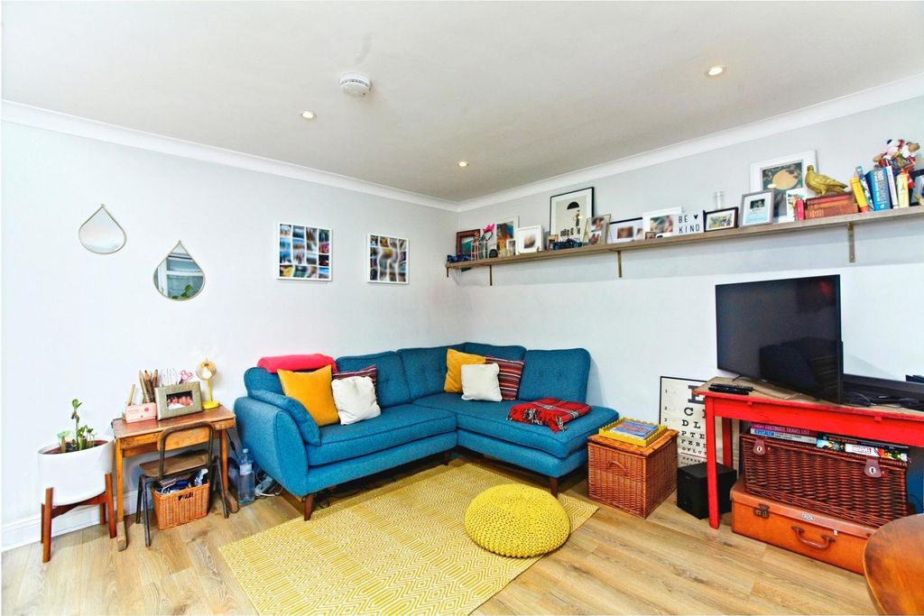 Property photo 3 of 13 Pbox-Img.Jpg