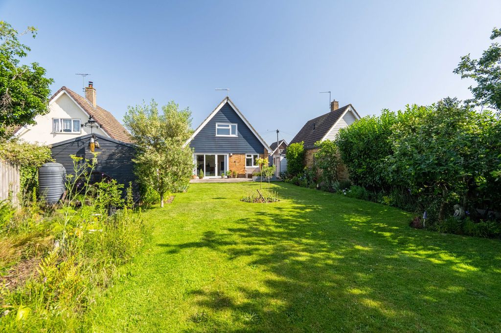 Property photo 2 of 18