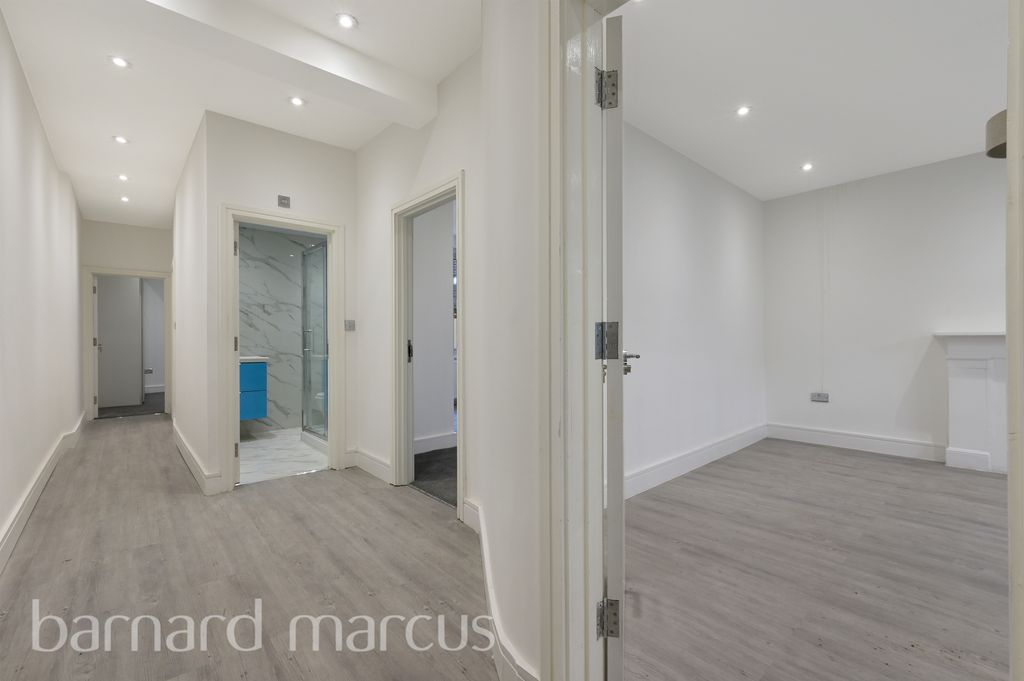 Property photo 2 of 8 Bedroom 1