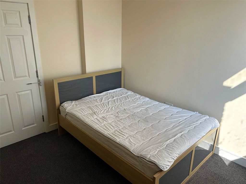 Property photo 2 of 3 Picture No. 05
