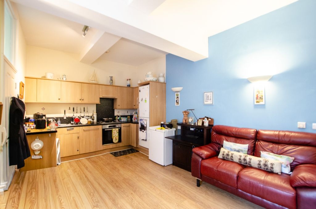 Property photo 3 of 7 3 Old Manor House Tps Bodmin 01208 74182-3