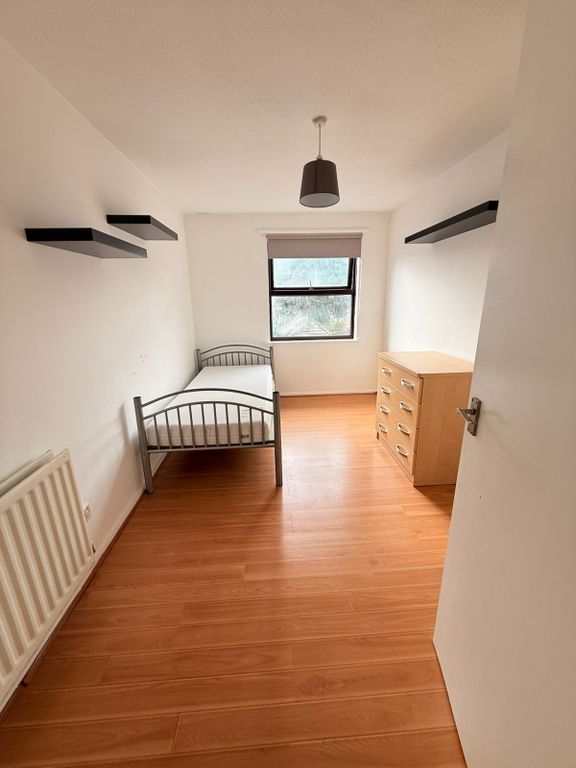 Property photo 1 of 9 3 Bed Terraced House To Rent Hartington Close, Harrow Ha1