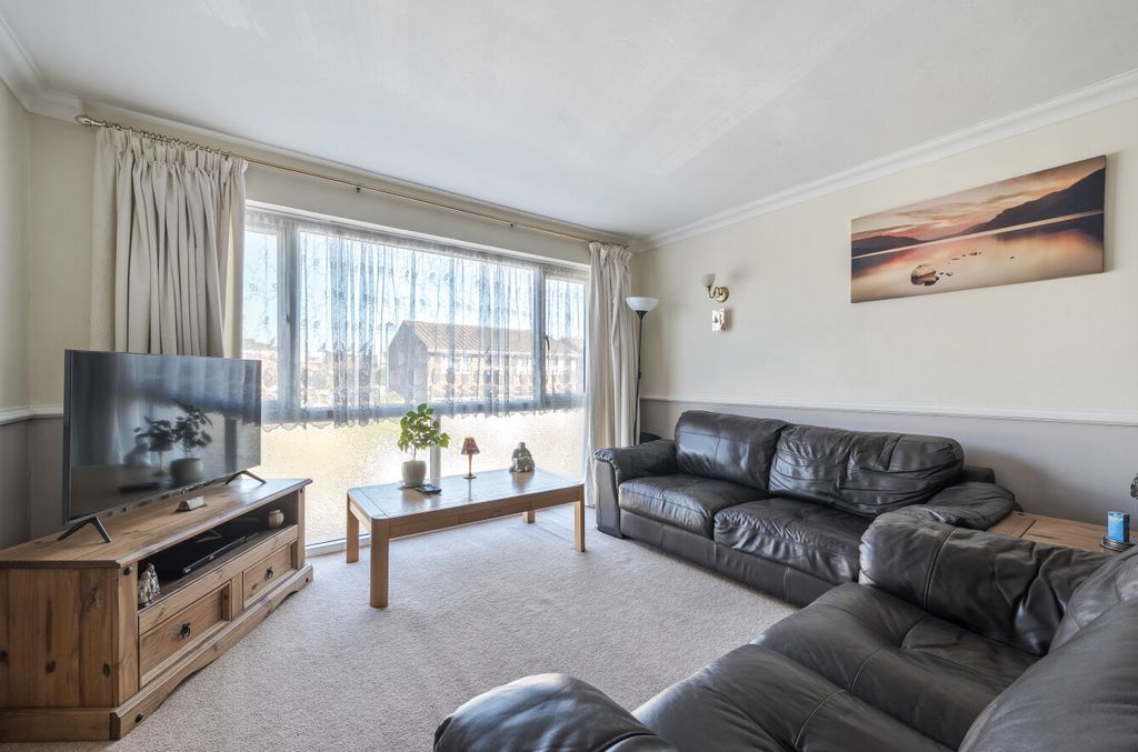 Property photo 2 of 11 1467520-11-6A15c5...