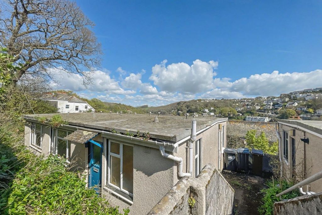 Property photo 3 of 21