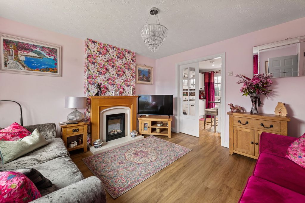 Property photo 3 of 16