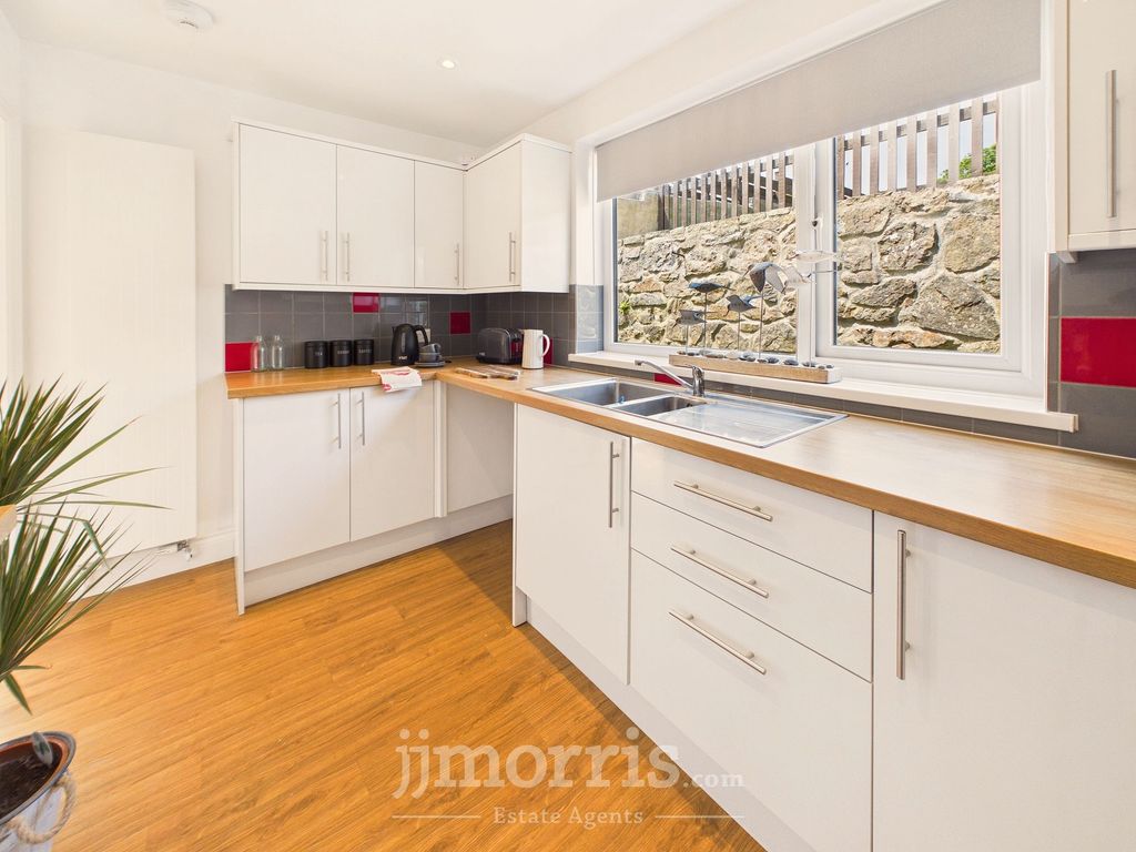 Property photo 3 of 43