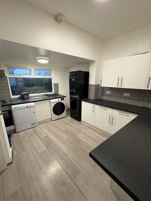 Property photo 2 of 13 Img-20251120-Wa0018.Jpg