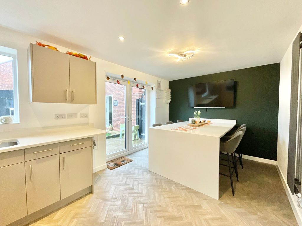 Property photo 2 of 30