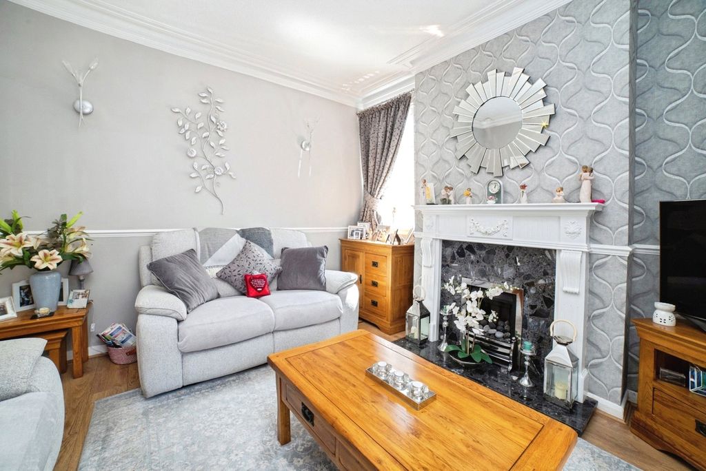 Property photo 3 of 17 Photo