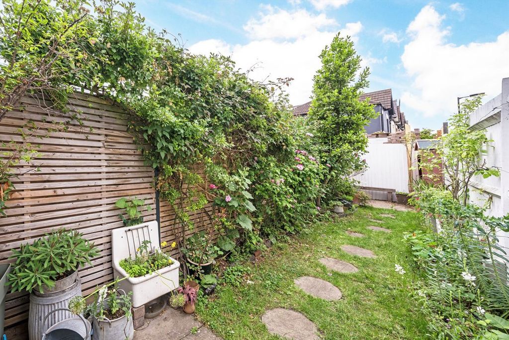 Property photo 2 of 7