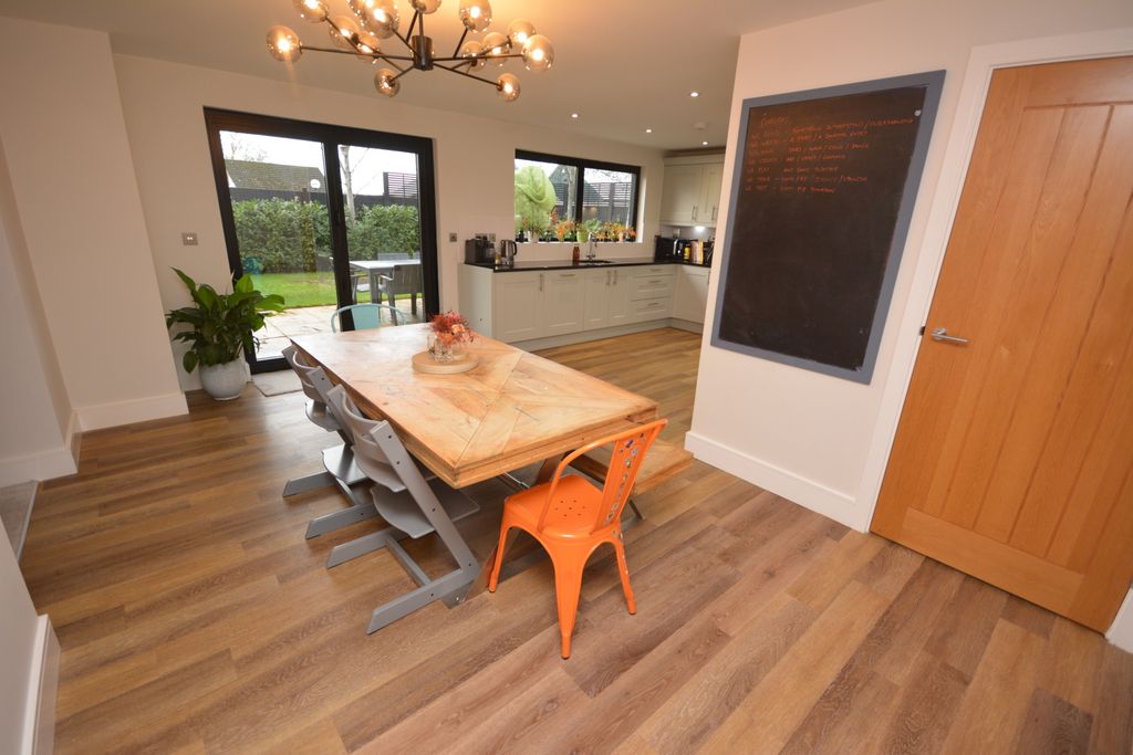 Property photo 3 of 20 Kitchen/Diner