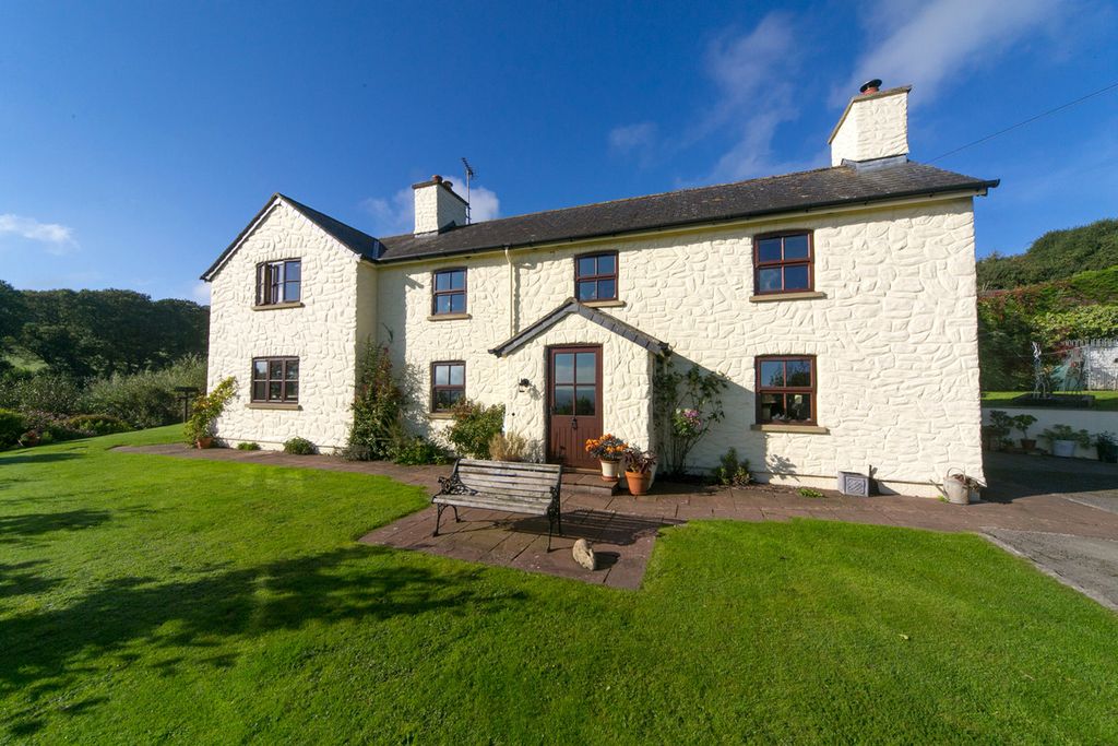 Property photo 1 of 35