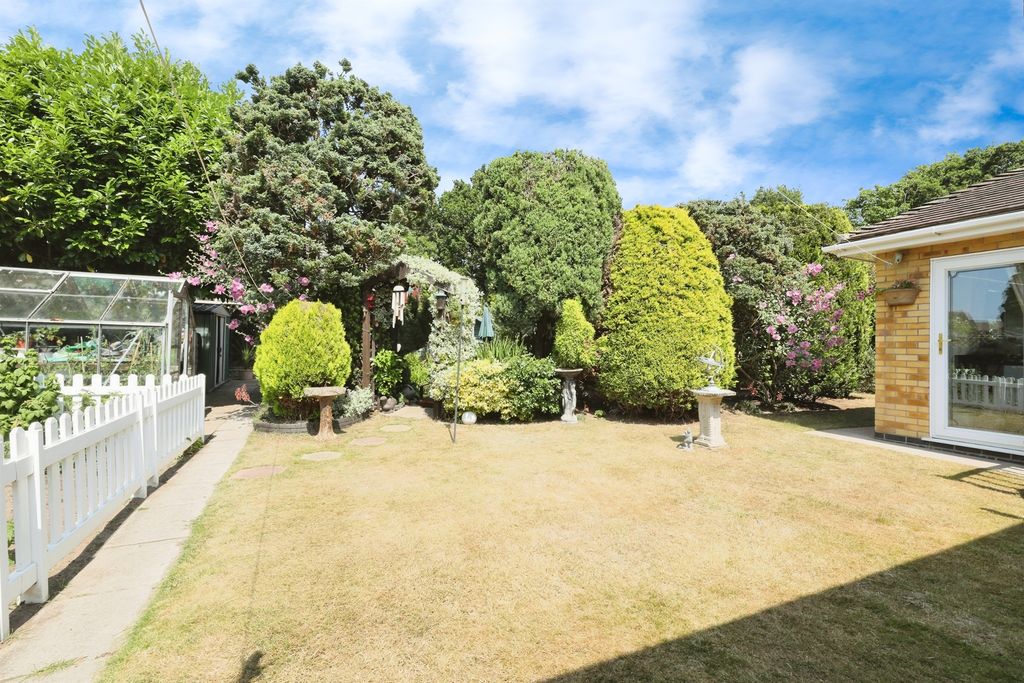 Property photo 3 of 27