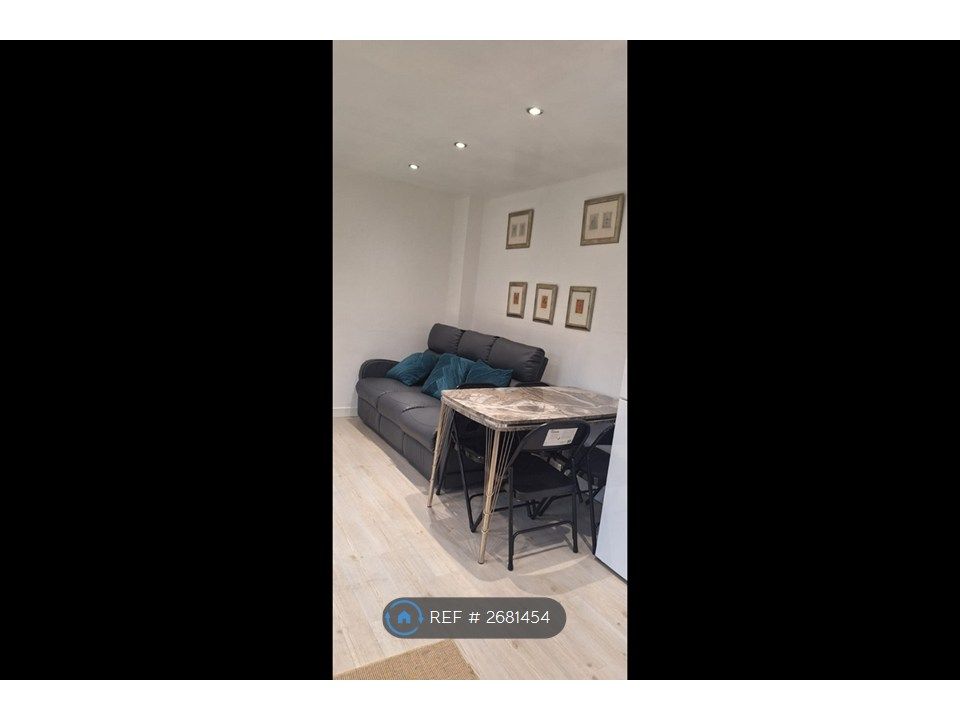 Property photo 3 of 35