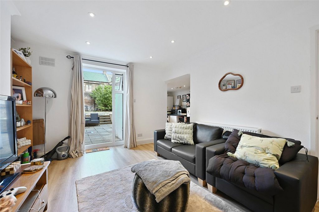 Property photo 2 of 10 Picture No. 34