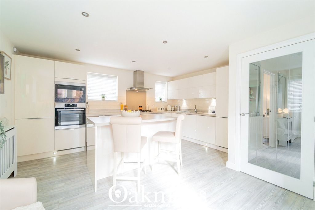 Property photo 2 of 27 Picture No. 22